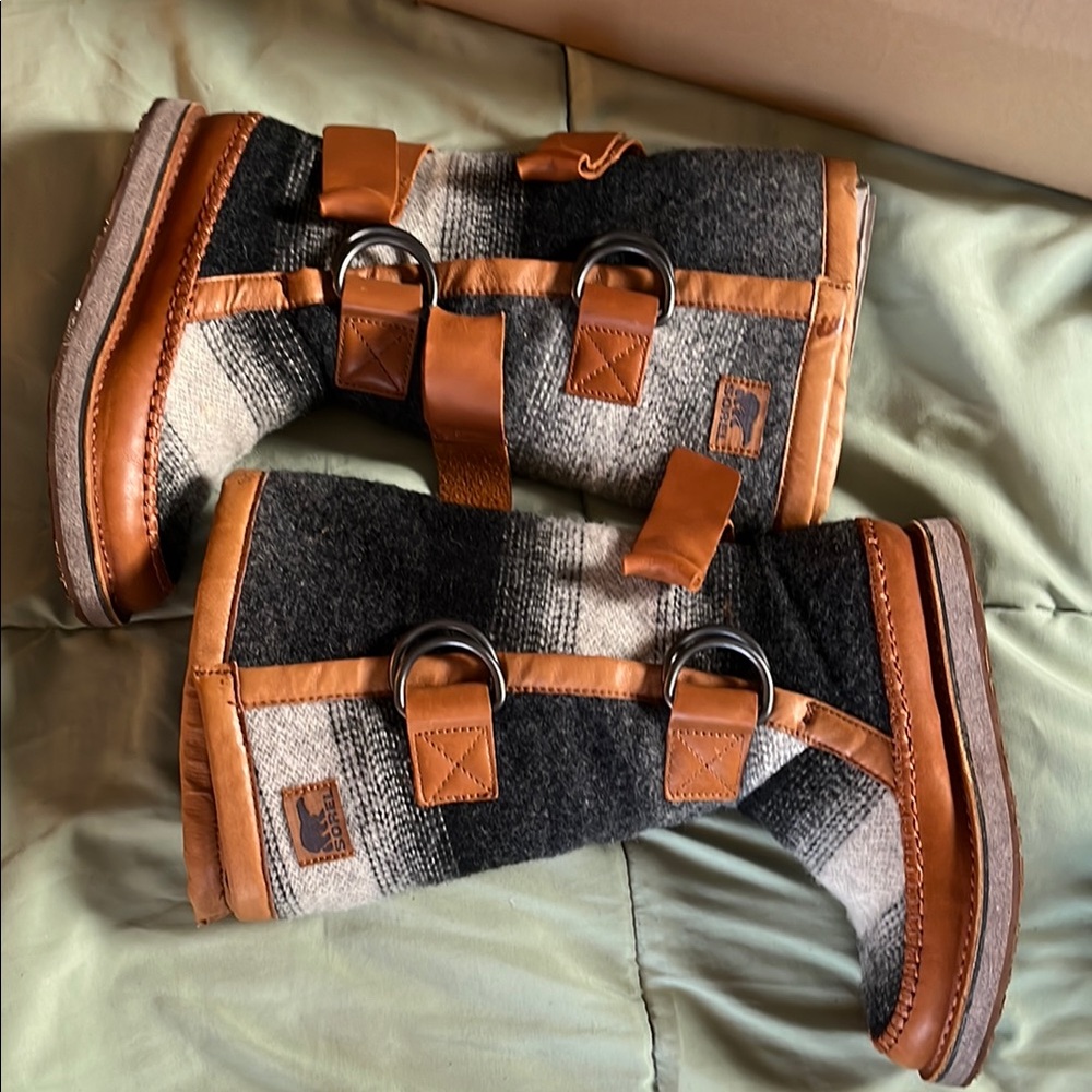 Sorel Chipahko Blanket Wool-Blend Boots - Picture 16 of 16